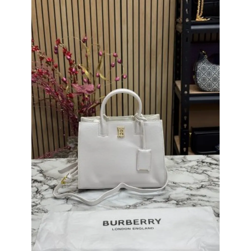 Classy Burberry Handbag For Women (J2002)