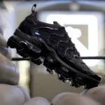 Trendy Nike Vapormax Plus Triple Black Shoes For Men (SW6598) - 7a first copy shoes | Buy Online at Best Price