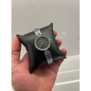 Classy Gucci Watch For Women (J2226)