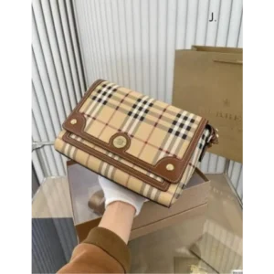 Classy Burberry Handbag For Women (J1529)