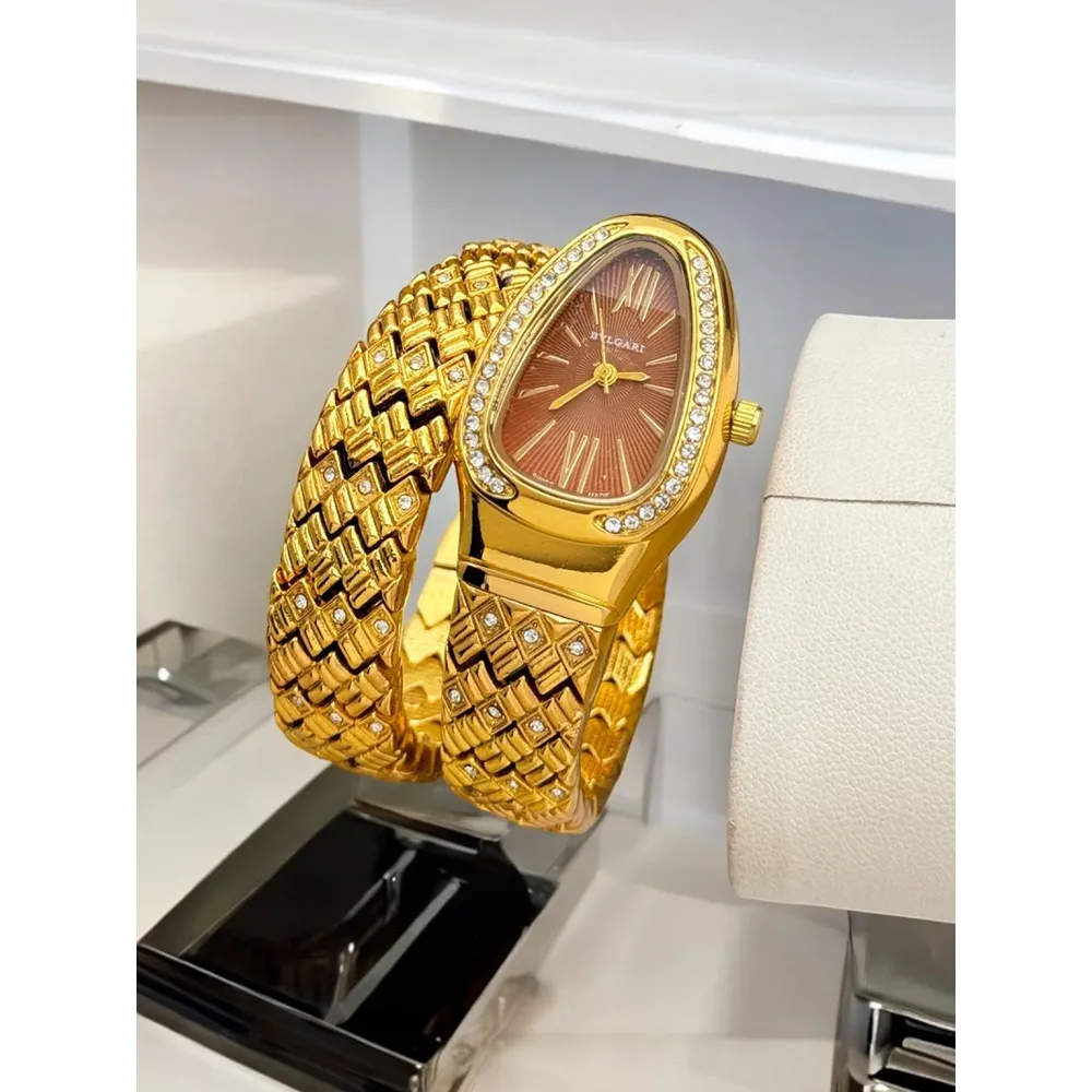 Classy Bvlgari Watch For Women (J2232)