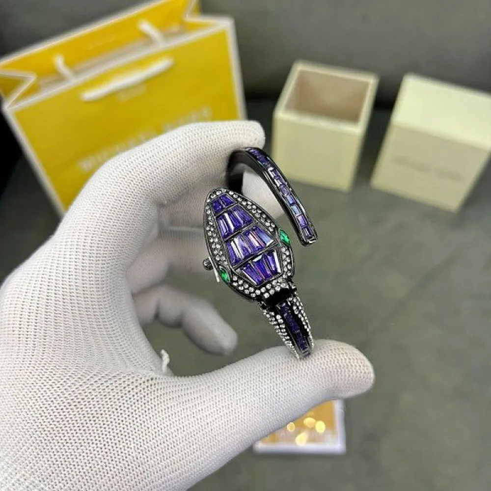 Classy Bvlgari Watch For Women (J2076)