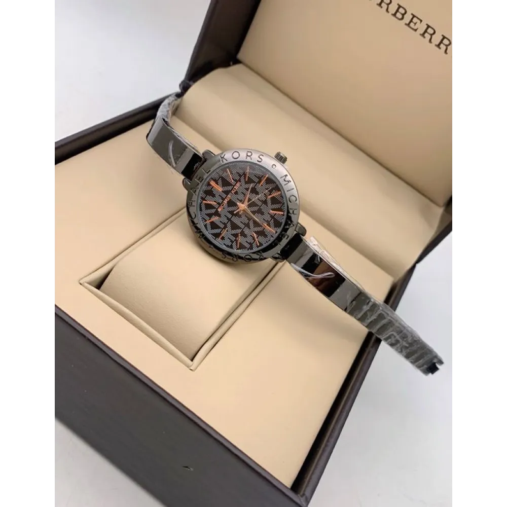 Classy Michael Kors Watch For Women (J2182)