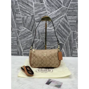 Luxurious Coach Handbag For Women (CSO2169)