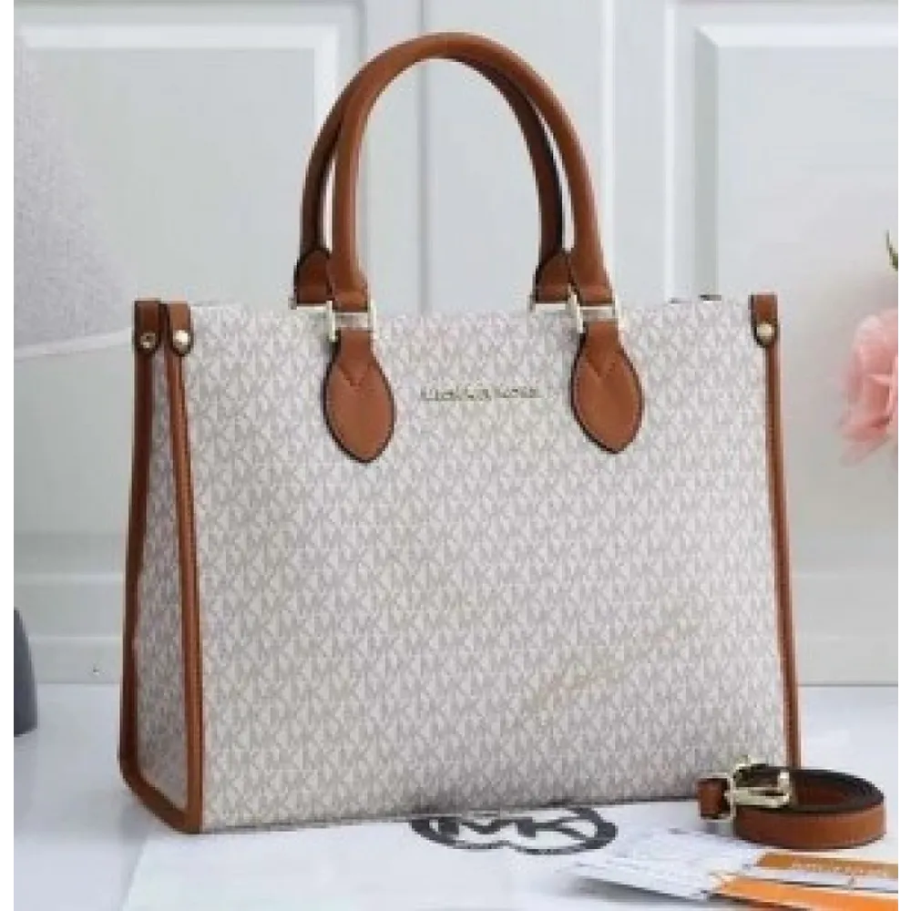 Luxurious Michael Kors Handbag For Women (CSO2378)
