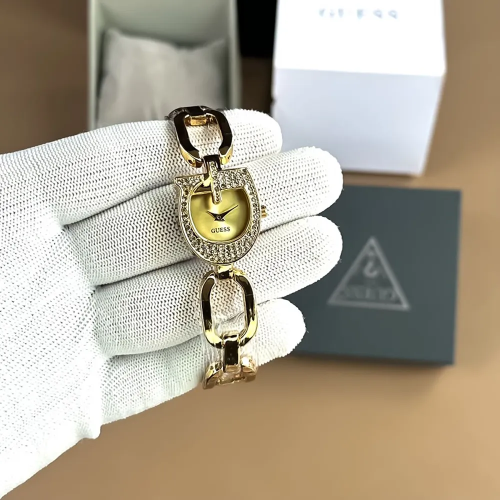 Classy Guess Watch For Women (J2197)