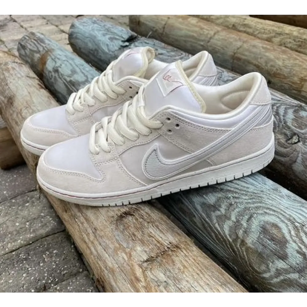 Trendy Nike Sb Dunk Low City Of Love Light Bone Shoes For Men (CSO4579)