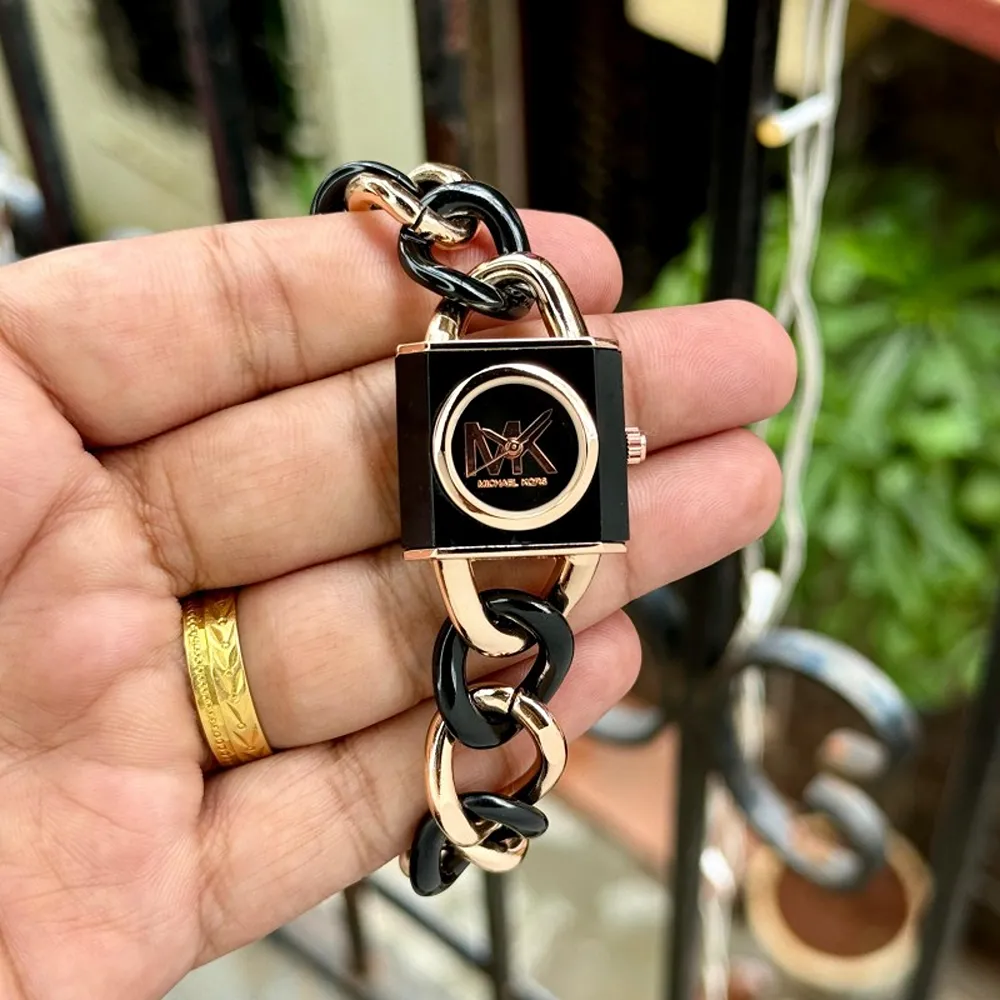 Classy Michael Kors Watch For Women (CT862)