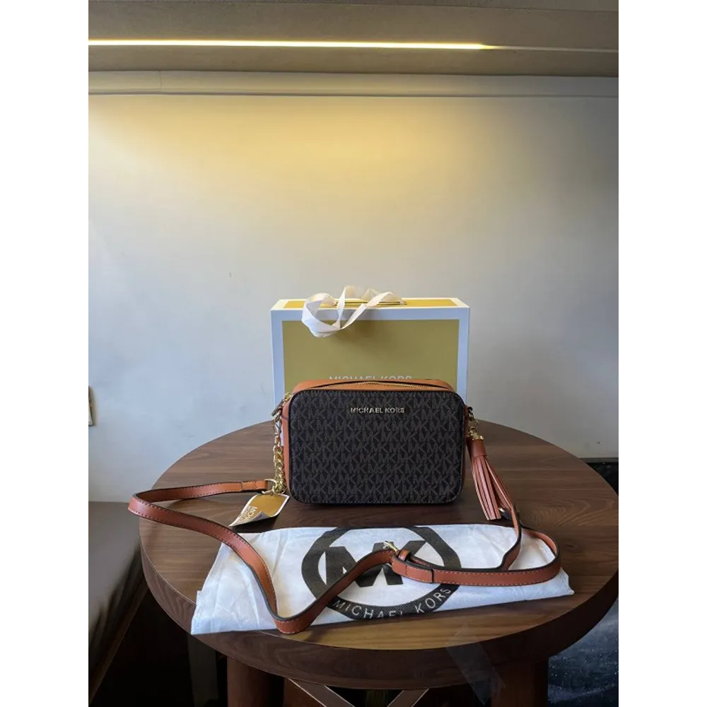 Classy Michael Kors Handbag For Women (FT2466)