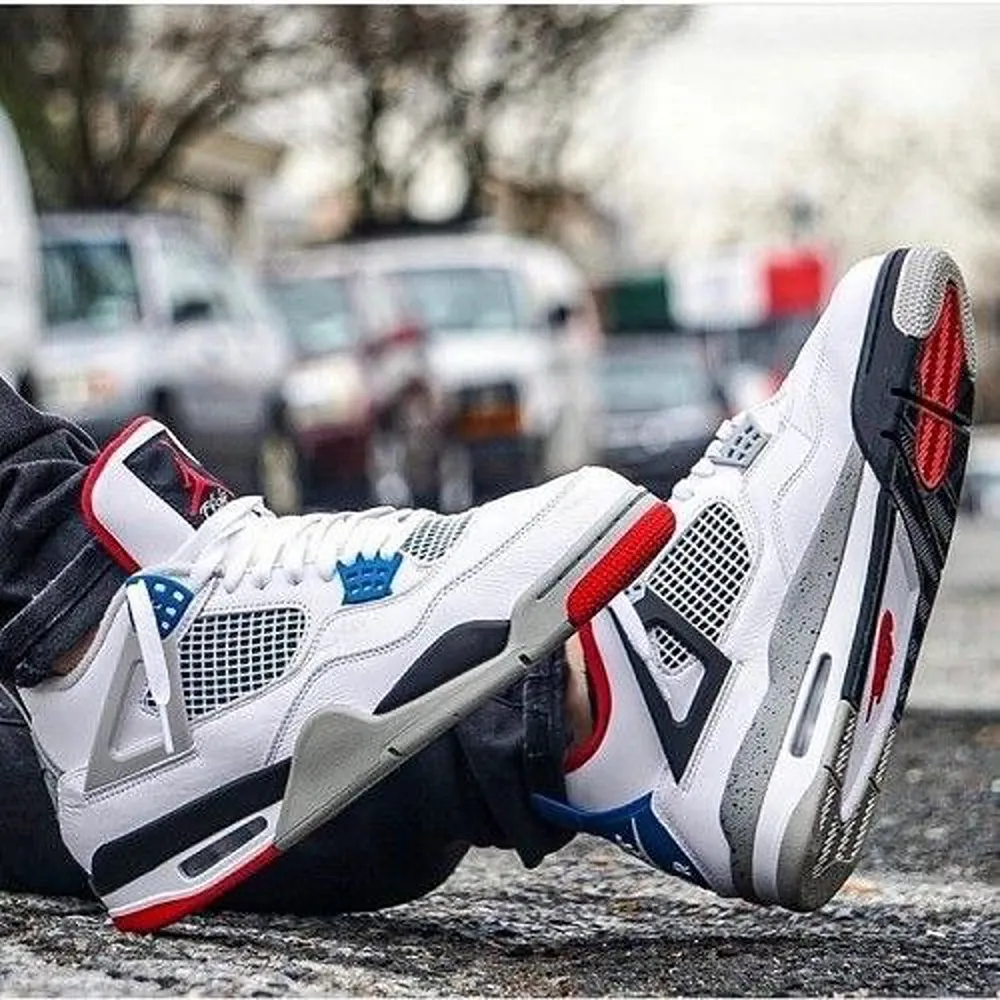 Classy Nike Air Jordan Retro 4 White Shoes For Men (S1H55)