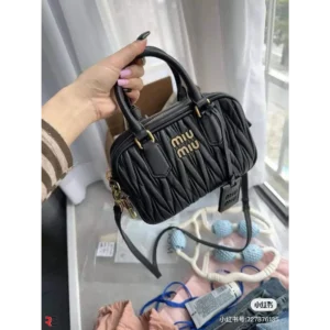Luxurious Miu Miu Handbag For Women (LAZ1538)