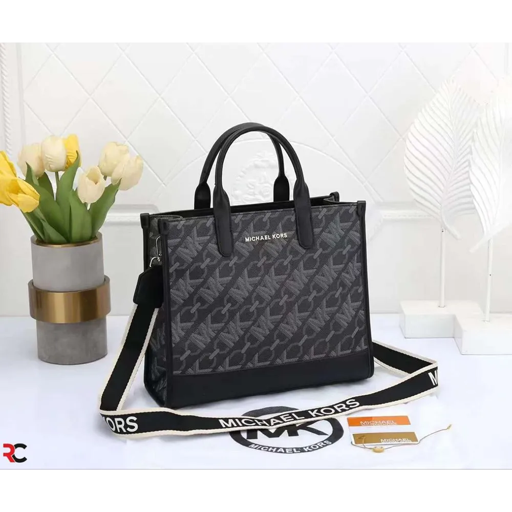 Luxurious Michael Kors Handbag For Women (LAZ1559)