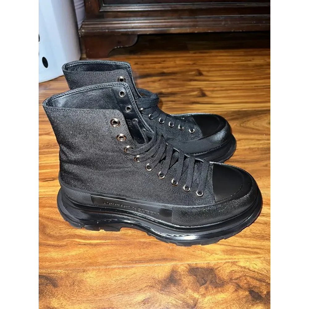 Premium Alexander Mcqueen Wmns Tread Slick High Black Shoes For Men (SFS1543)