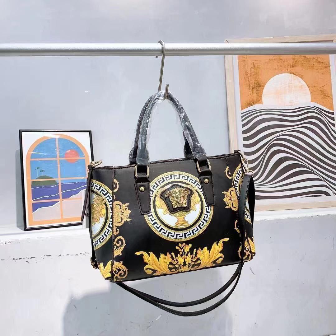 Classy Versace Handbag For Women (LNL42)