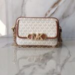 Classy Michael Kors Handbag For Women (LNL43) - Accessories | Buy Online at Best Price