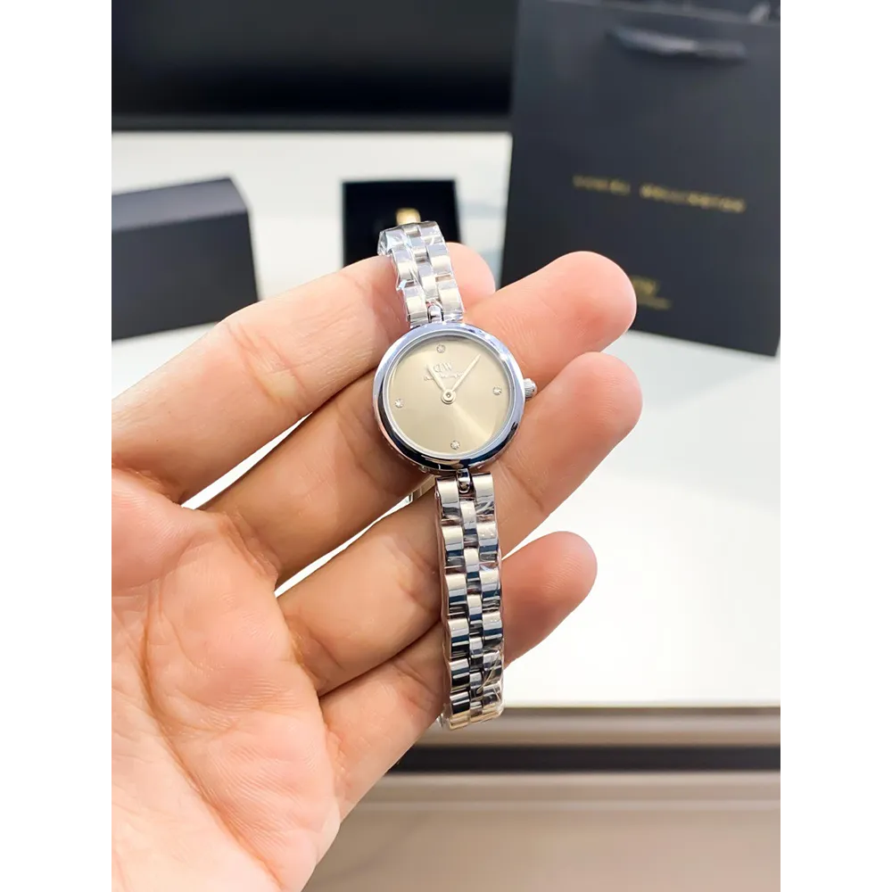 Stylish Daniel Wellington Watch For Women (SG8772)