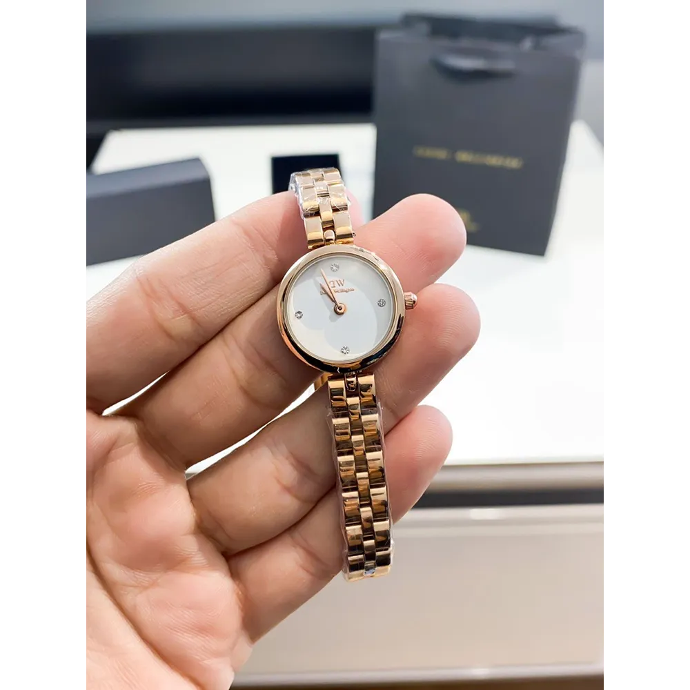 Stylish Daniel Wellington Watch For Women (SG8774)