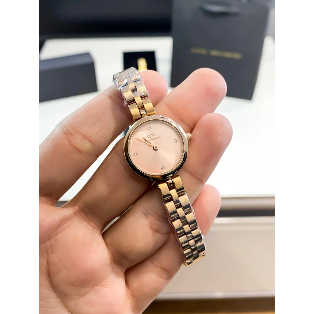 Stylish Daniel Wellington Watch For Women (SG8777)