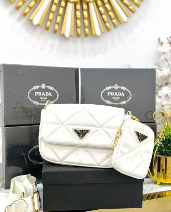 Classic Prada Handbag For Women (BSF1622)