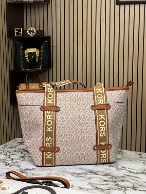 Classic Michael Kors Handbag For Women (BSF1625)
