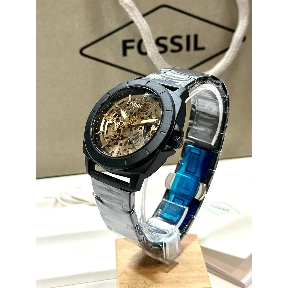 Classy Fossil Watch For Men (WRJ18)