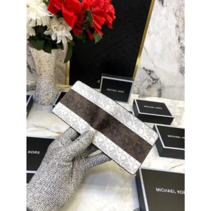 Classy Michael Kors Wallet For Men (BSF1684)
