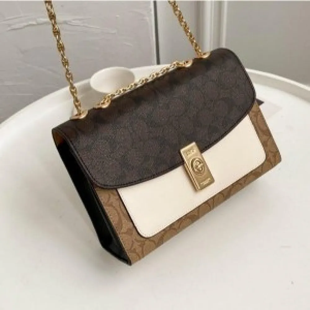 Luxurious Coach Handbag For Women (BSF1690)