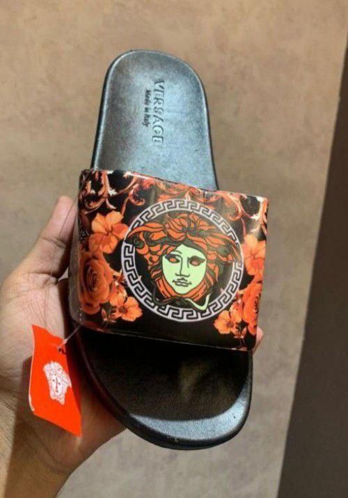 Trendy Versace Flip Flops For Men (FF712)
