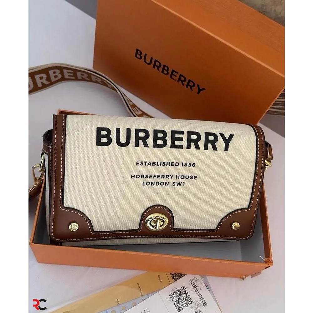 Classy Burberry Handbag For Women (LAZ1656)