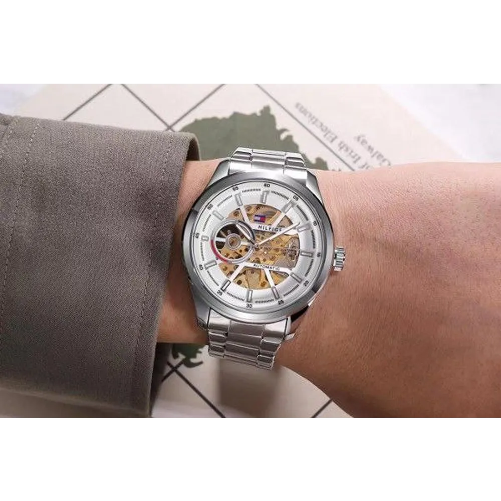 Trendy Tommy Hilfiger Watch For Men (BRH2154)