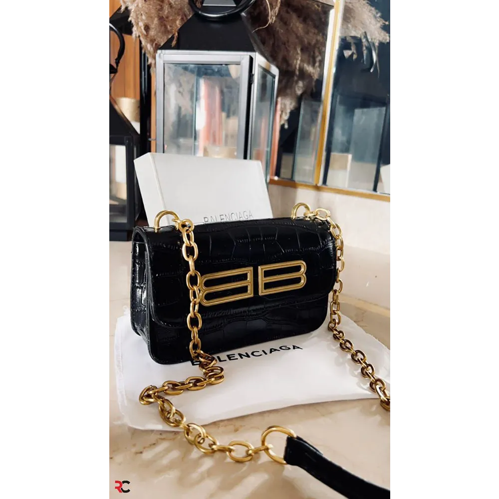 Stylish Balenciaga Handbag For Women (LAZ2251)