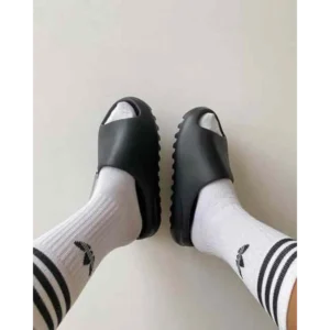 Premium Adidas Yeezy Slides Black For Men (BME117) - 7a first copy shoes | Buy Online at Best Price